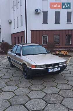 Седан Mitsubishi Galant 1990 в Чернівцях