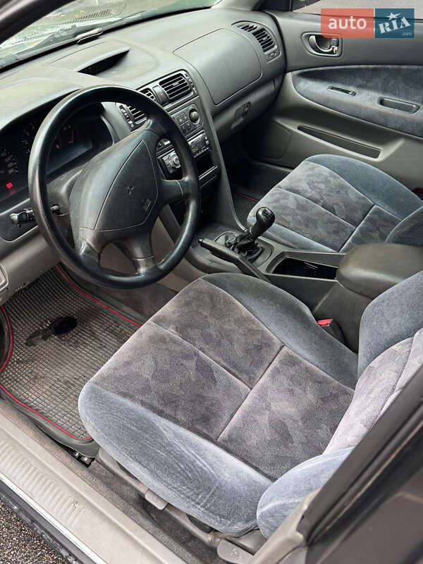 Седан Mitsubishi Galant 1997 в Киеве