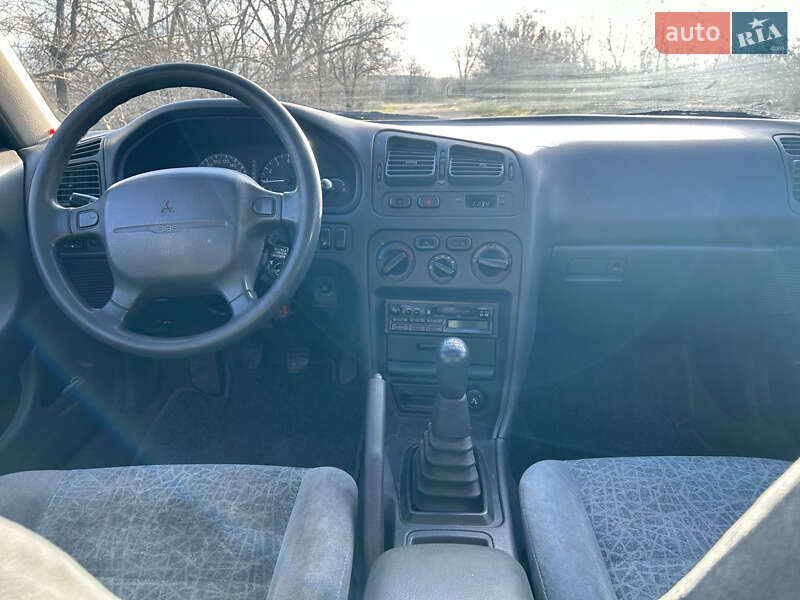 Ліфтбек Mitsubishi Galant 1994 в Кривому Розі