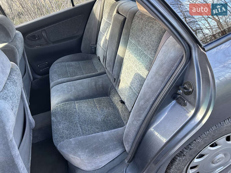 Ліфтбек Mitsubishi Galant 1994 в Кривому Розі