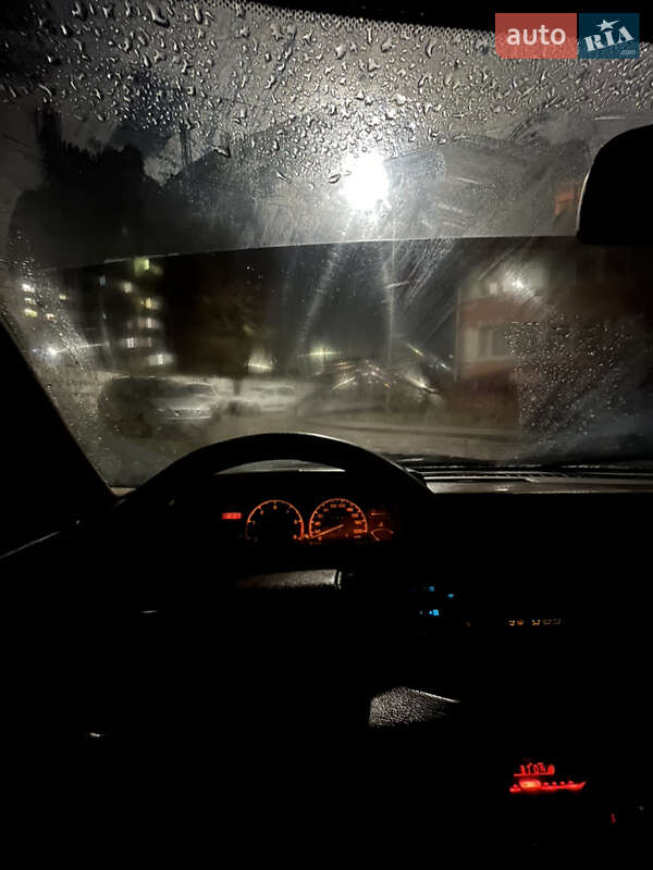 Седан Mitsubishi Galant 1986 в Нетішині