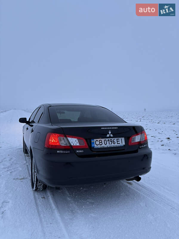 Седан Mitsubishi Galant 2009 в Бобровиці