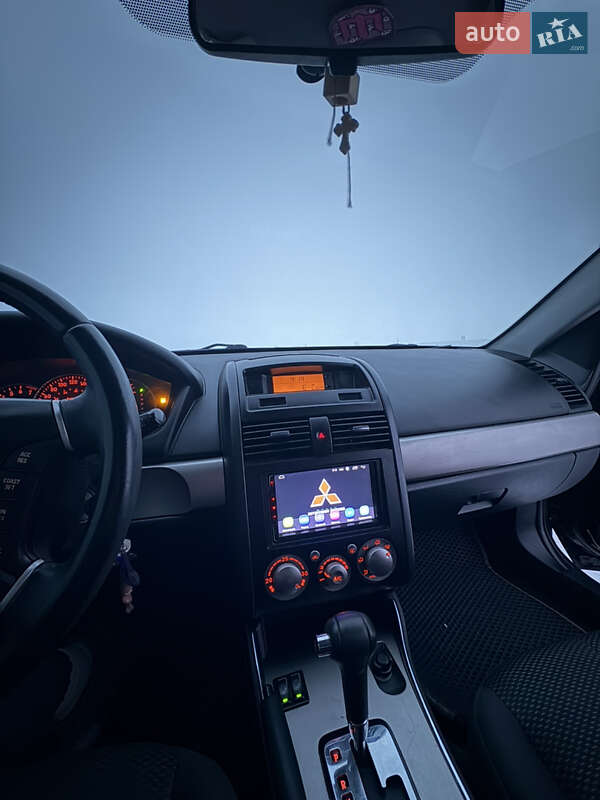 Седан Mitsubishi Galant 2009 в Бобровиці
