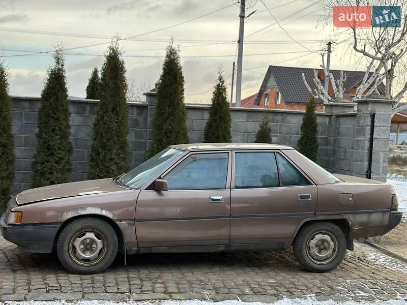 Седан Mitsubishi Galant 1986 в Ужгороді