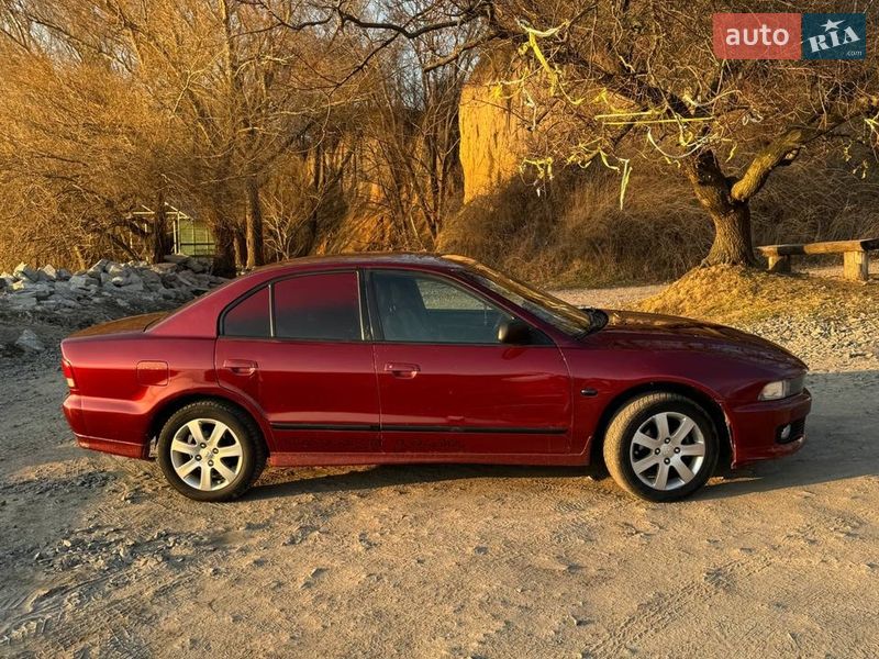 Седан Mitsubishi Galant 1999 в Градижске
