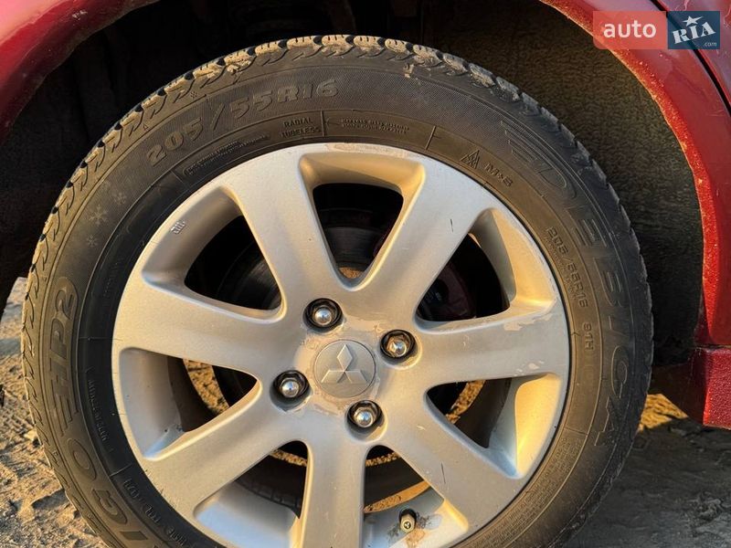 Седан Mitsubishi Galant 1999 в Градижске