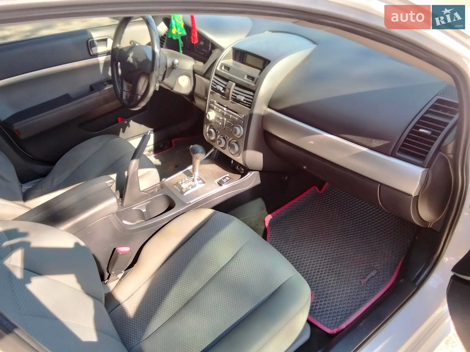 2010 Mitsubishi Galant - мініатюра 2