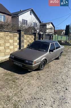 Седан Mitsubishi Galant 1987 в Нетішині