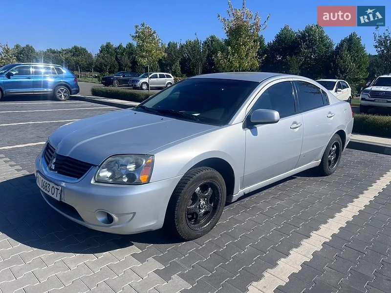 Mitsubishi Galant