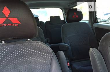  Mitsubishi Grandis 2005 в 