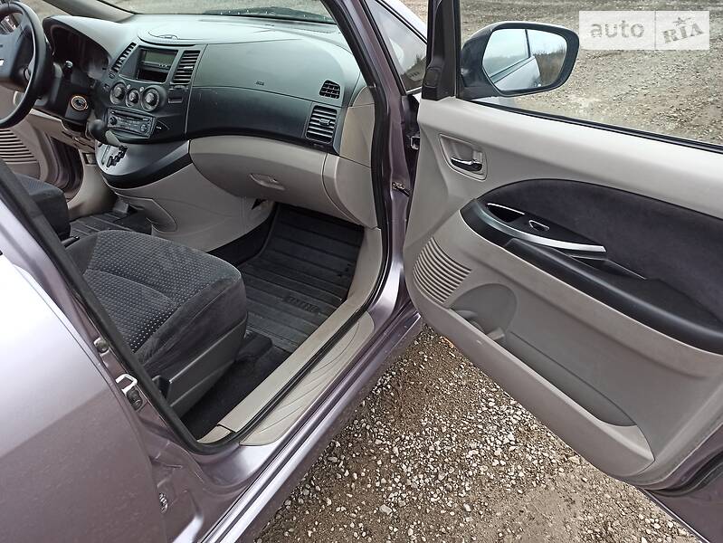 Минивэн Mitsubishi Grandis 2006 в Чорткове