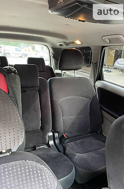 Минивэн Mitsubishi Grandis 2007 в 