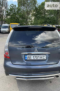 Минивэн Mitsubishi Grandis 2007 в 