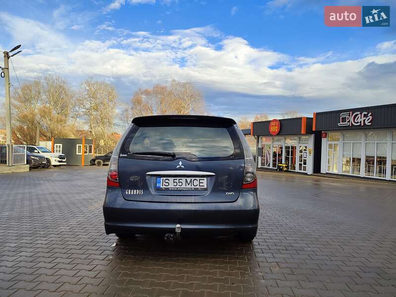 Минивэн Mitsubishi Grandis 2007 в Черновцах