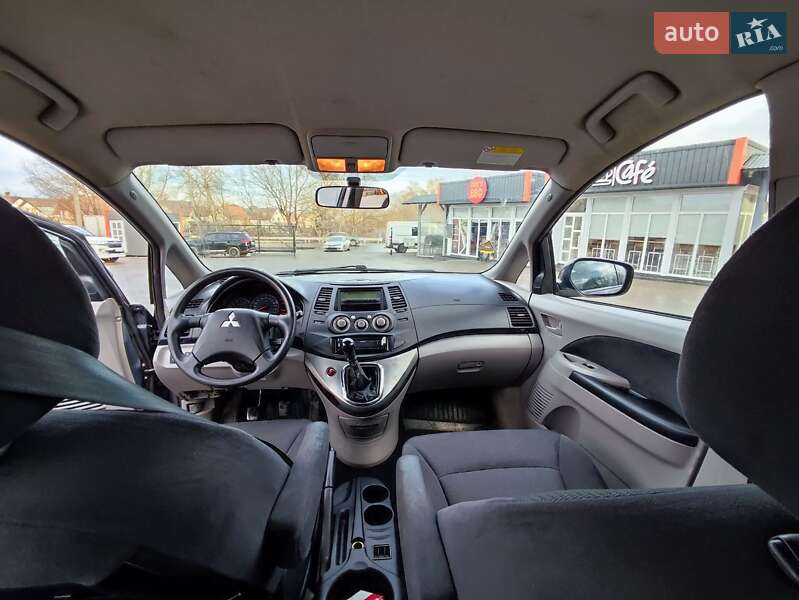 Минивэн Mitsubishi Grandis 2007 в Черновцах