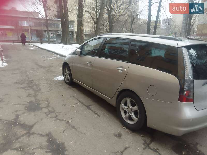 Универсал Mitsubishi Grandis 2009 в Киеве