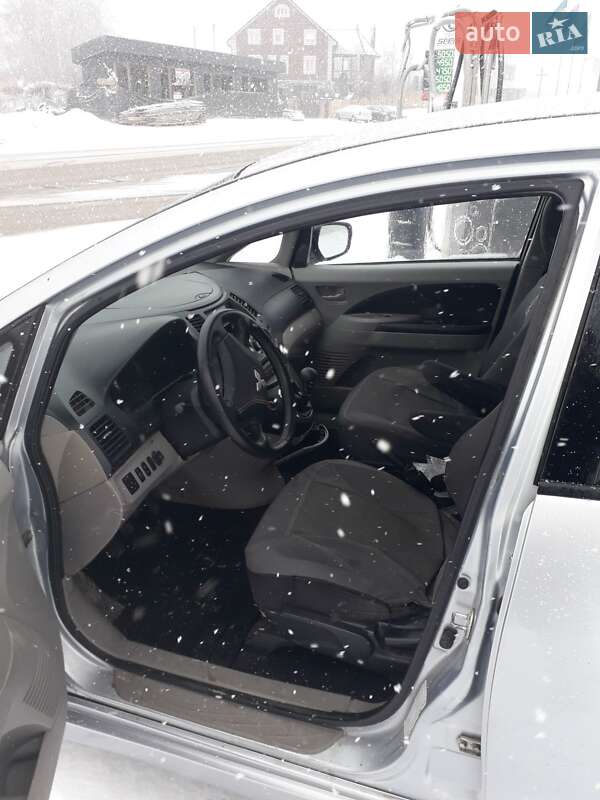 Мінівен Mitsubishi Grandis 2006 в Чернівцях