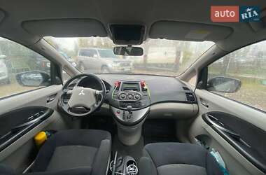 Мінівен Mitsubishi Grandis 2006 в 