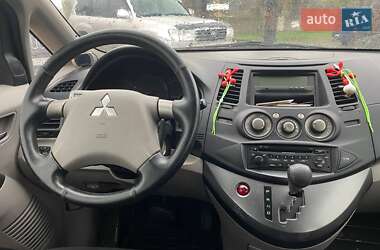 Мінівен Mitsubishi Grandis 2006 в 