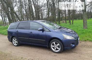 Минивэн Mitsubishi Grandis 2007 в 