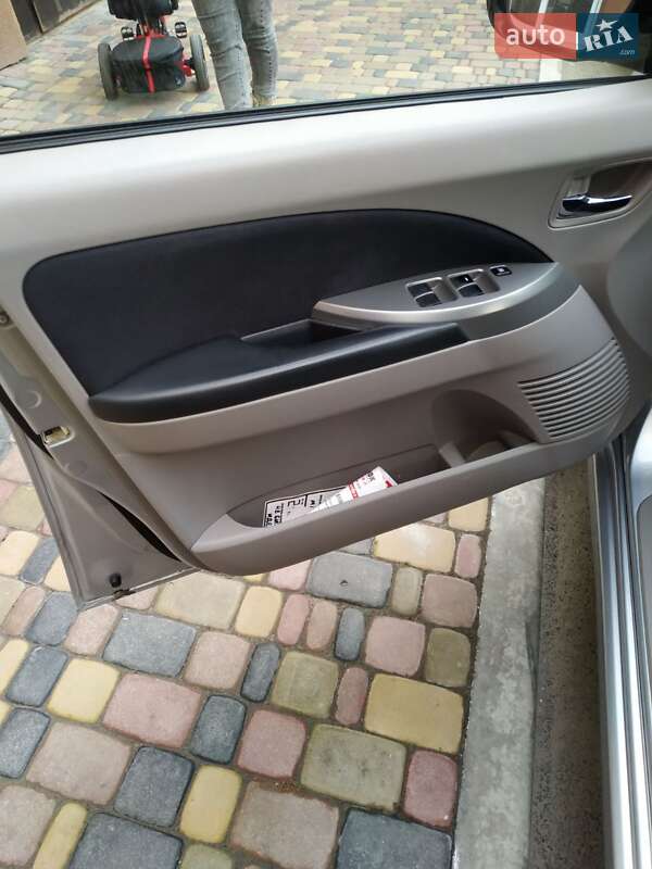 Минивэн Mitsubishi Grandis 2007 в Благовещенском