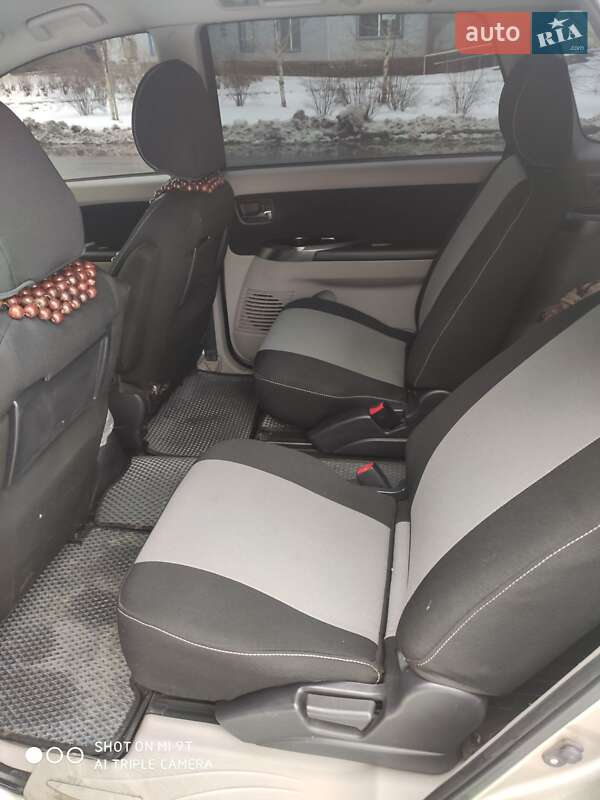 Минивэн Mitsubishi Grandis 2006 в Славянске