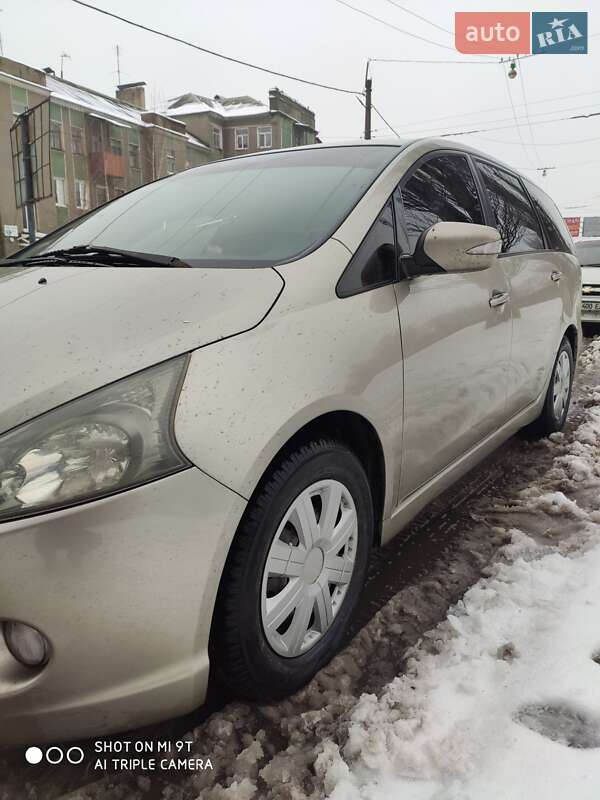 Минивэн Mitsubishi Grandis 2006 в Славянске