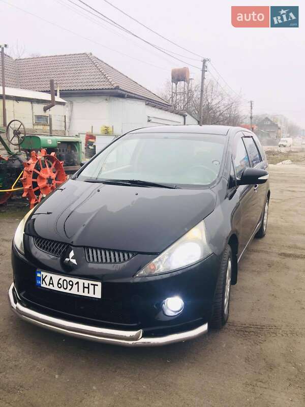 Mitsubishi Grandis 2007