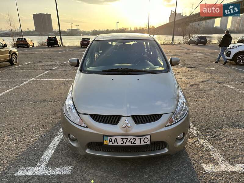 Минивэн Mitsubishi Grandis 2007 в Киеве