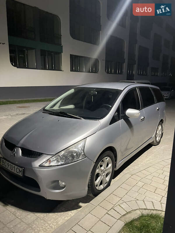 Mitsubishi Grandis 2007