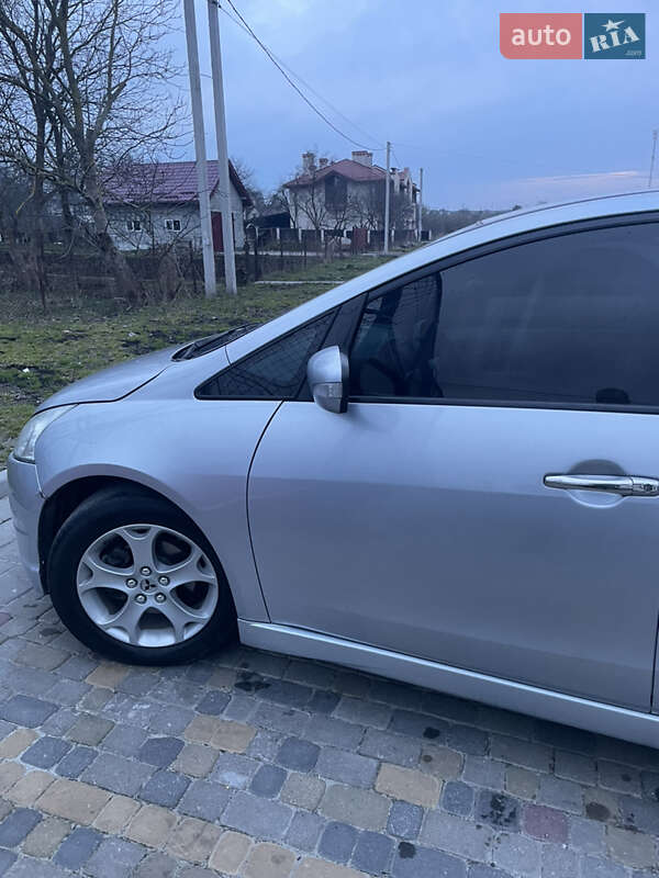 Минивэн Mitsubishi Grandis 2007 в Львове