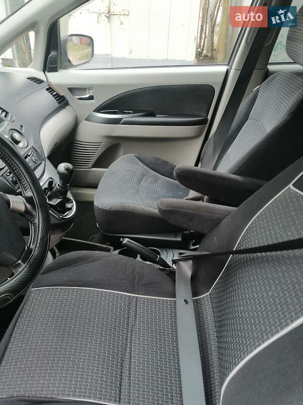 Минивэн Mitsubishi Grandis 2005 в Коломые