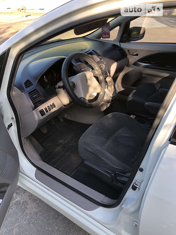 Минивэн Mitsubishi Grandis 2004 в Житомире
