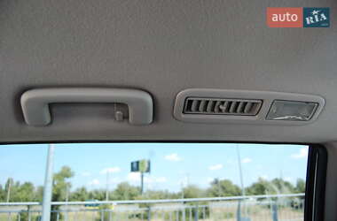Минивэн Mitsubishi Grandis 2008 в 