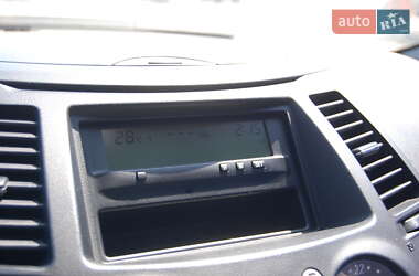 Минивэн Mitsubishi Grandis 2008 в 