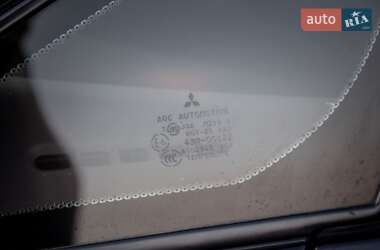 Минивэн Mitsubishi Grandis 2008 в 