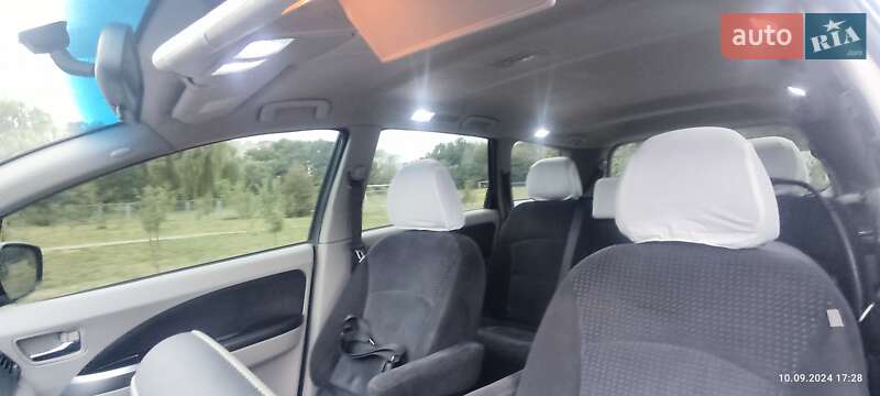 Минивэн Mitsubishi Grandis 2006 в Ивано-Франковске