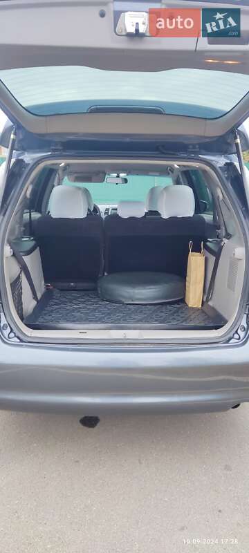 Минивэн Mitsubishi Grandis 2006 в Ивано-Франковске