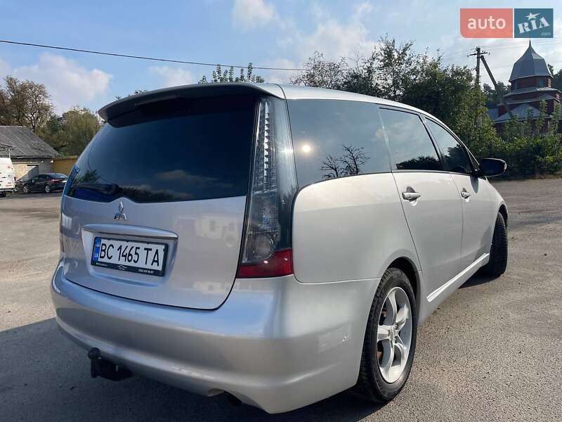 Минивэн Mitsubishi Grandis 2004 в Бродах