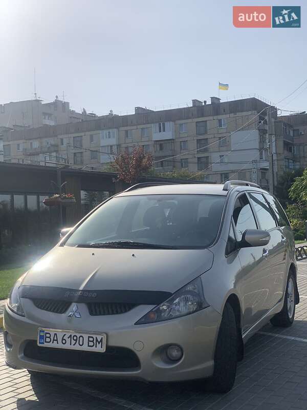 Минивэн Mitsubishi Grandis 2006 в Светловодске