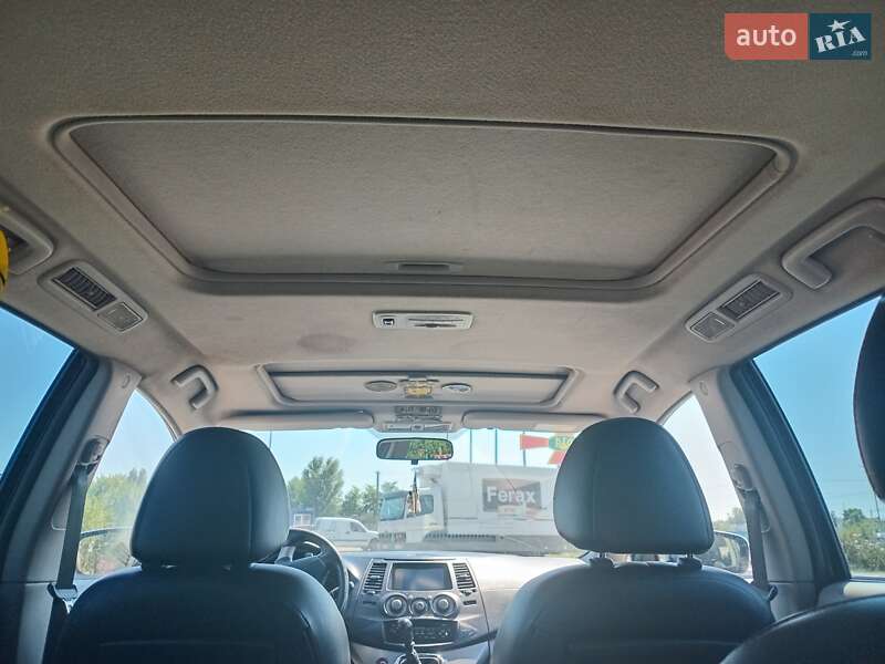 Минивэн Mitsubishi Grandis 2006 в Киеве