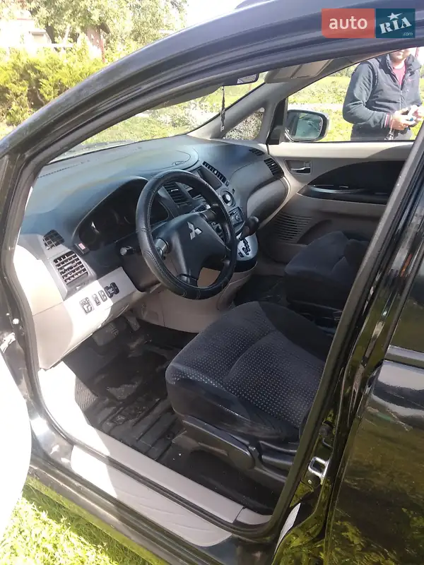 Mitsubishi Grandis 2007 VIN JMBLRNA4W7Z001259 фото оголошення 4 з 45
