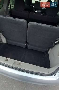 Минивэн Mitsubishi Grandis 2006 в 