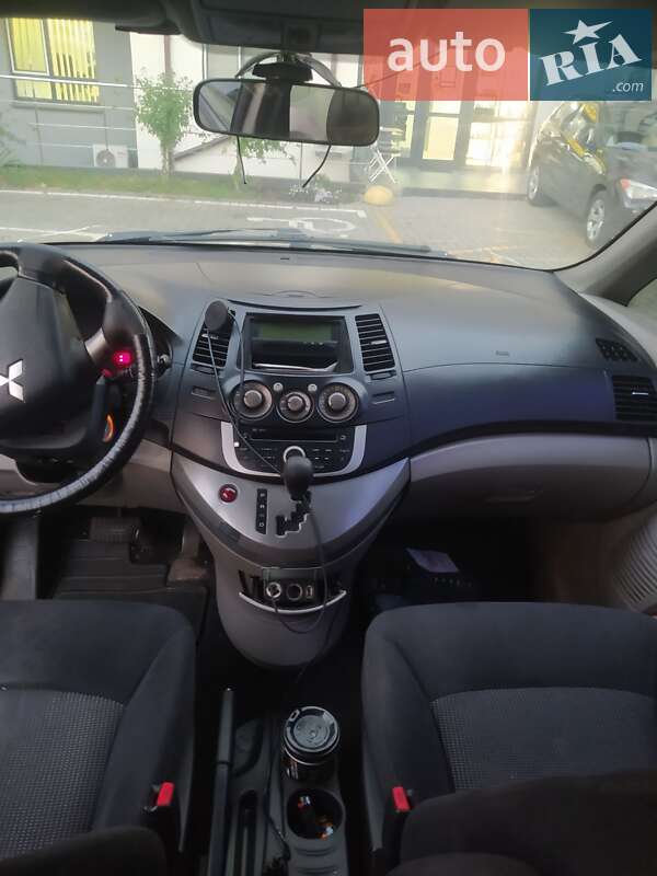 Минивэн Mitsubishi Grandis 2008 в Киеве