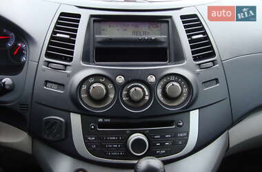 Мінівен Mitsubishi Grandis 2008 в 