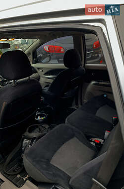 Минивэн Mitsubishi Grandis 2008 в 