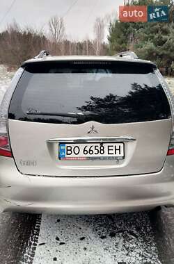 Минивэн Mitsubishi Grandis 2006 в 