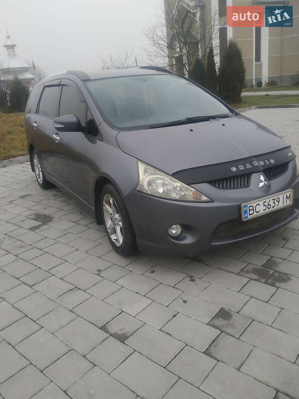 Минивэн Mitsubishi Grandis 2008 в Дрогобыче