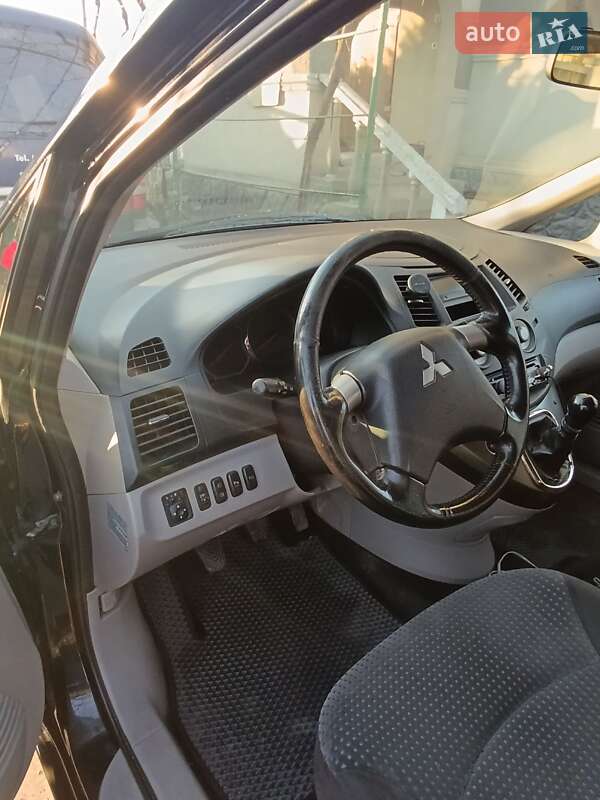 Минивэн Mitsubishi Grandis 2005 в Черноморске фото 8 Минивэн Mitsubishi Grandis 2005 в Черноморске