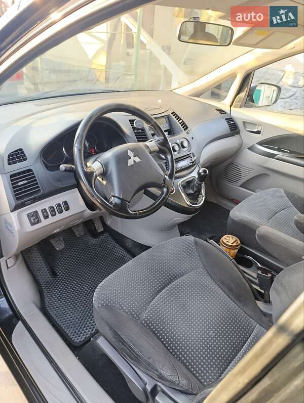 Минивэн Mitsubishi Grandis 2005 в Черноморске фото 13 Минивэн Mitsubishi Grandis 2005 в Черноморске